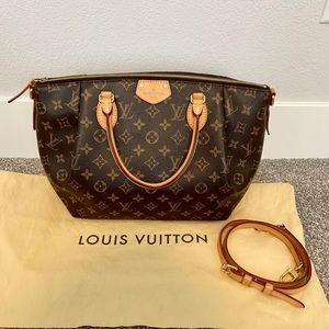 SOLD ❤️ RARE Authentic Turenne MM ❤️